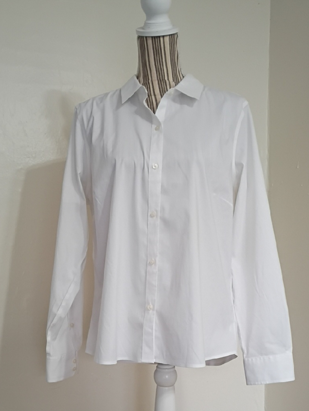 Untuckit White Bella Button Front Long Sleeve Blouse Size 14